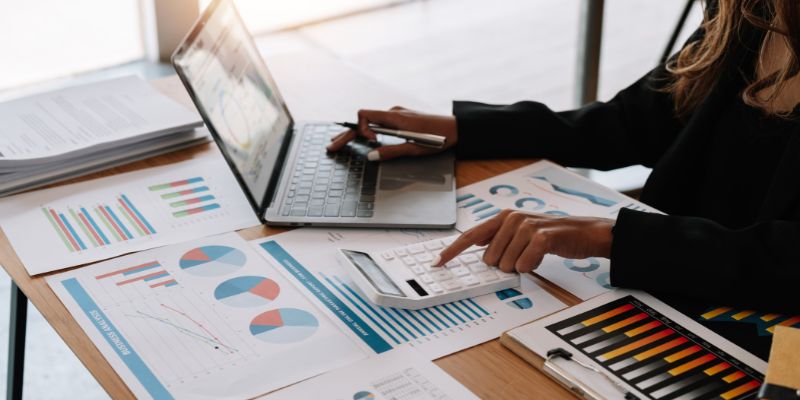 ¿Amortizar hipoteca o invertir el dinero? Qué opción conviene más en un entorno de tipos de interés a la baja